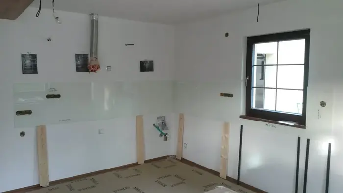 Skleněný obklad do kuchyně na míru