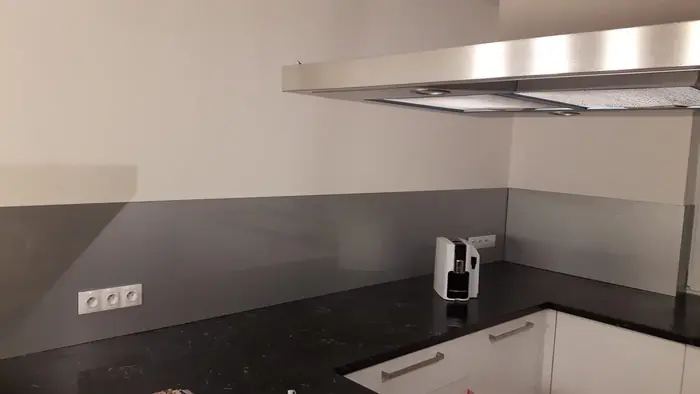 Skleněný obklad do kuchyně na míru