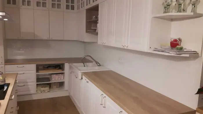 Skleněný obklad do kuchyně na míru