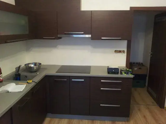 Skleněný obklad do kuchyně na míru