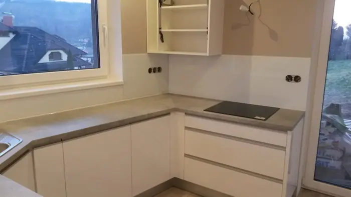 Skleněný obklad do kuchyně na míru