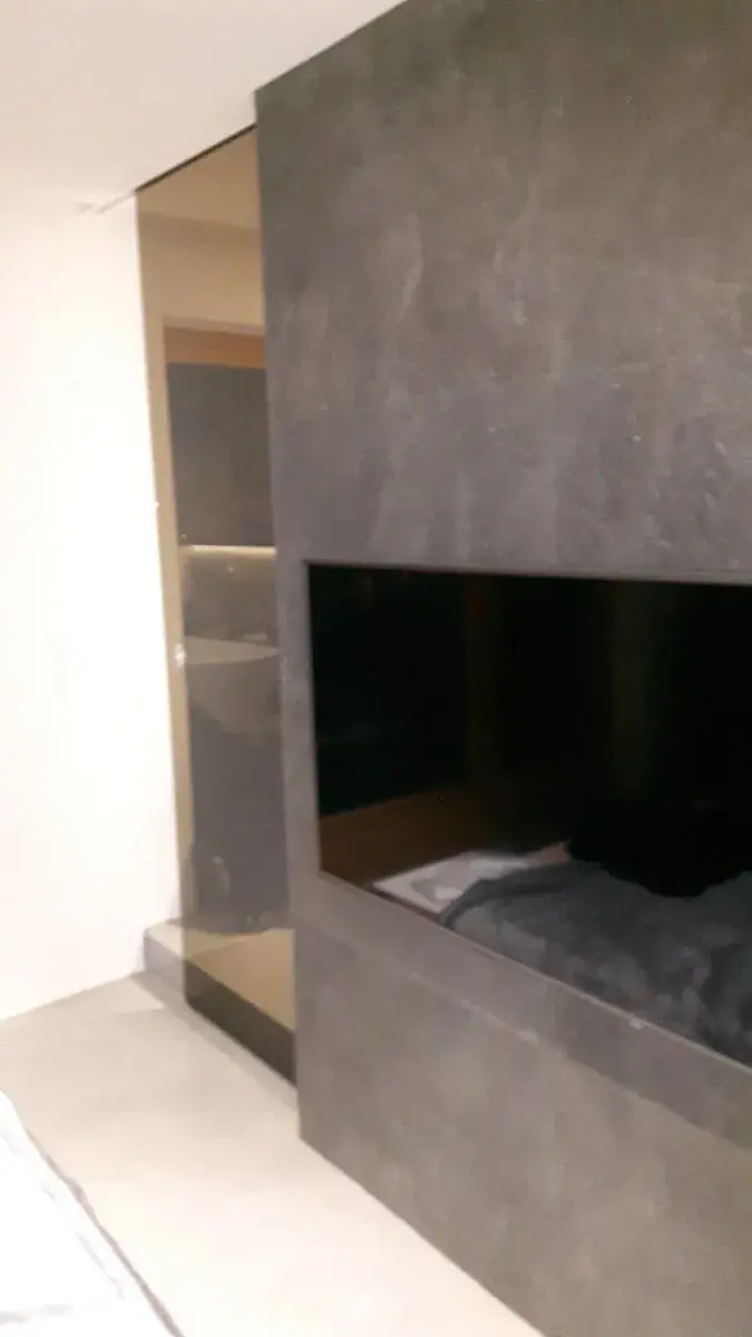 Celoskleněné dveře a prosklená stěna