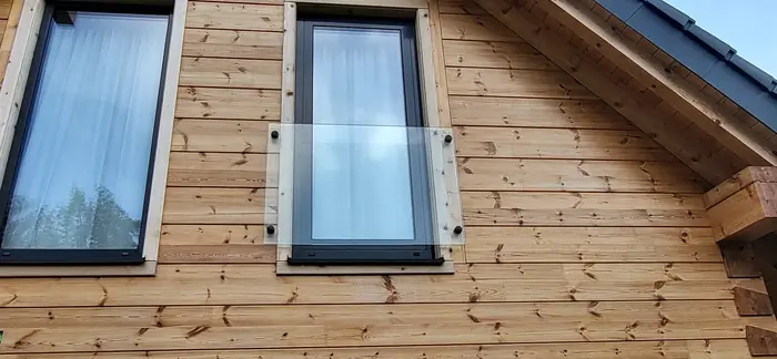 Prosklená konstrukce v exteriéru