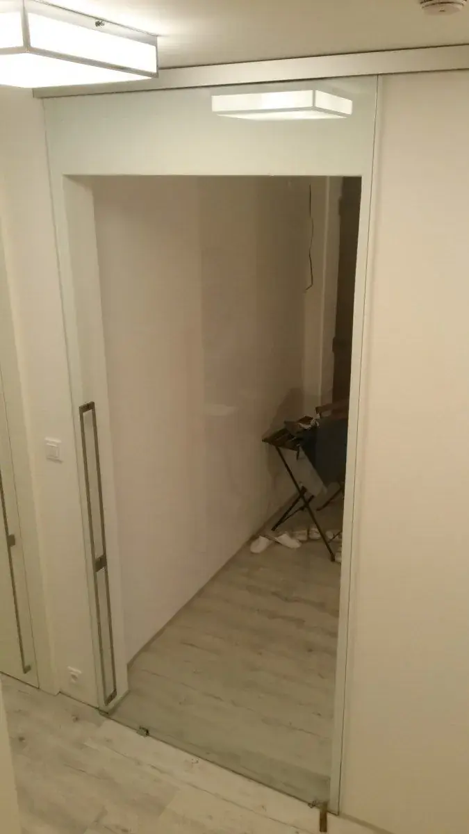 Skleněné zábradlí a schodiště