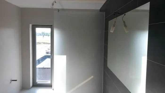Sprchový kout z kaleného skla na míru