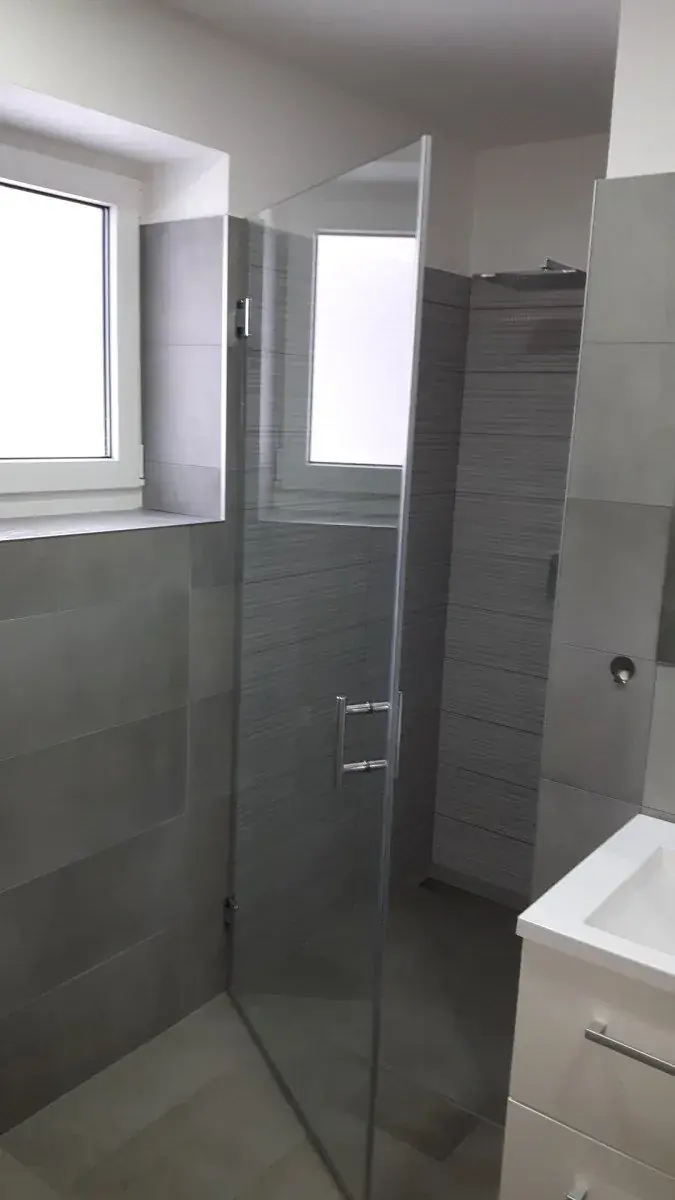 Sprchový kout z kaleného skla na míru